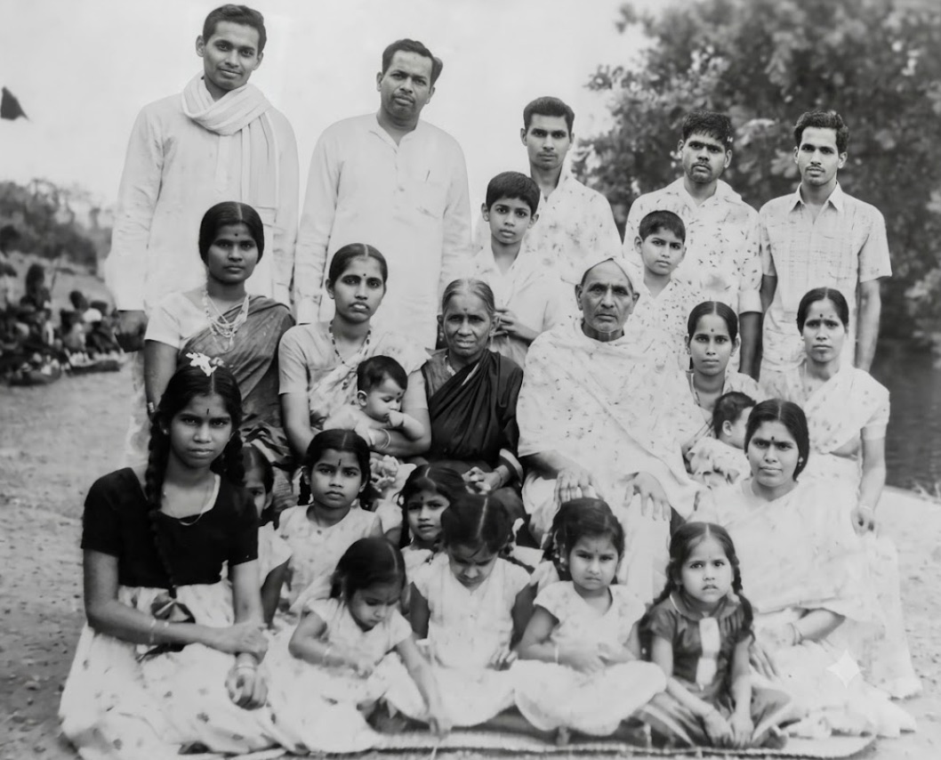Subraya Bhat Pallathadka with his family